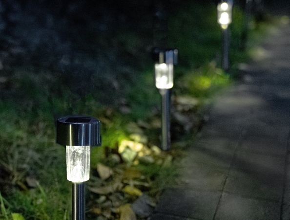 How to Use Solar Lights to Illuminate Walkways